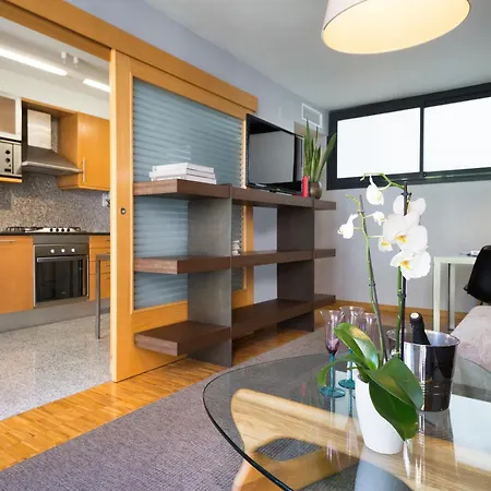 My Space Emirates - Spacious Apartments Near The City Center Barcelona Exterior foto