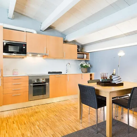 My Space Emirates - Spacious Apartments Near The City Center Barcelona Zimmer foto