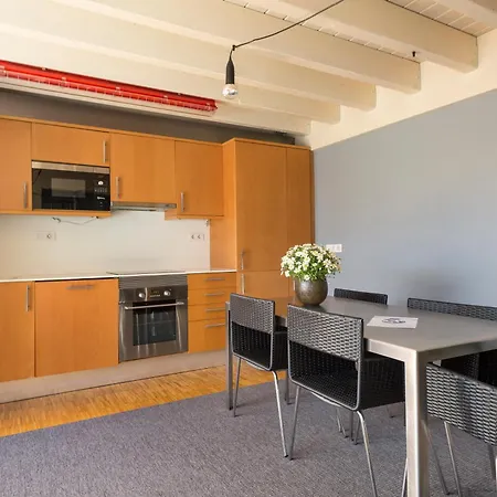 My Space Emirates - Spacious Apartments Near The City Center Barcelona Zimmer foto