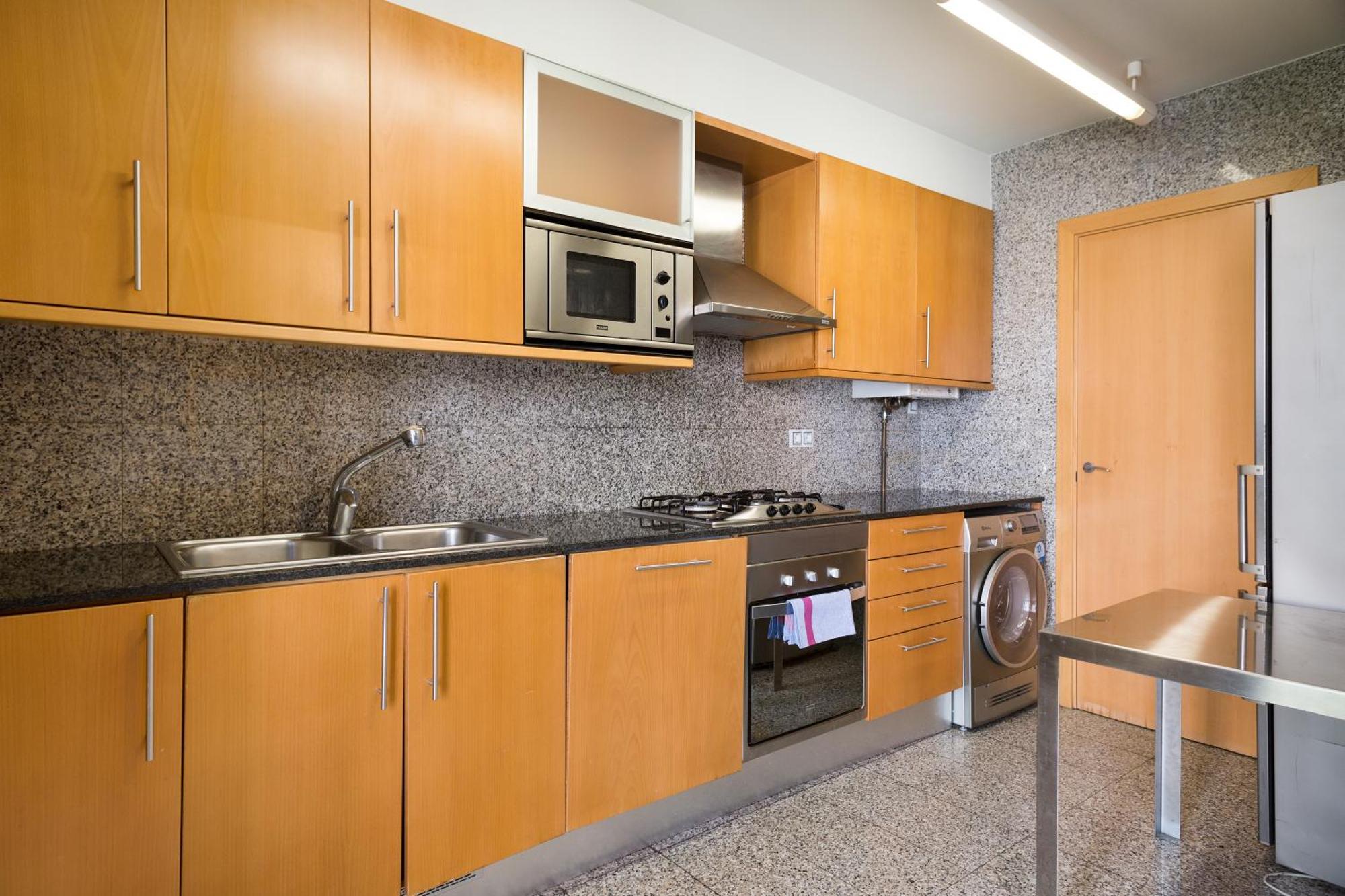 Apartament My Space Emirates - Spacious Near The Center Barcelona