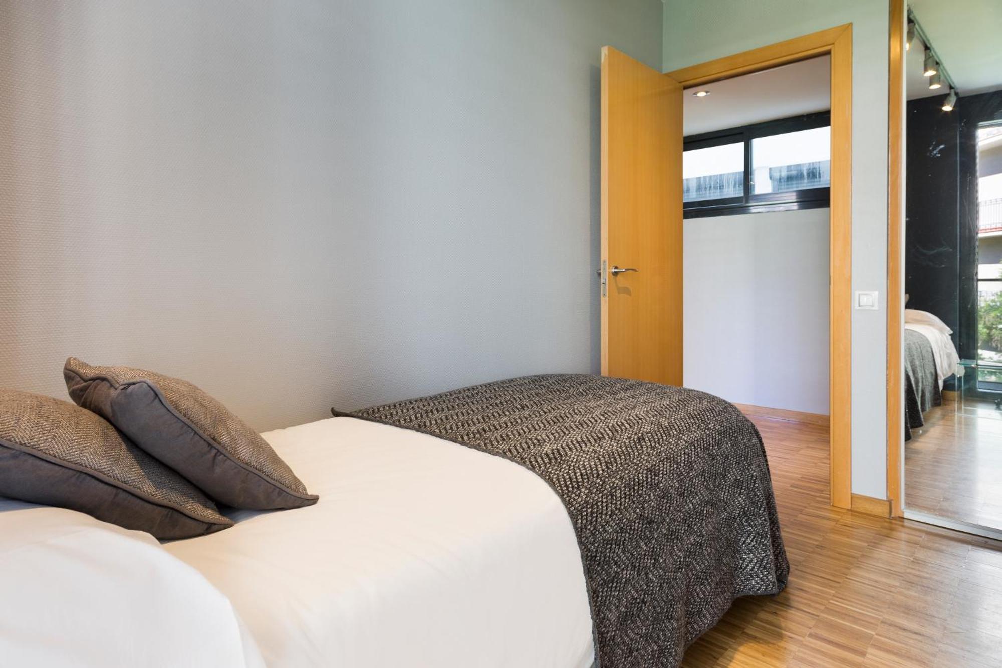 Apartament My Space Emirates - Spacious Near The Center *